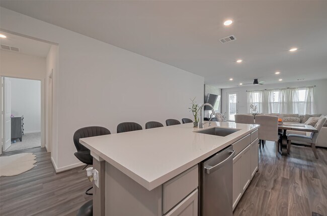 Building Photo - 21611 Shadowbrook Birch Dr