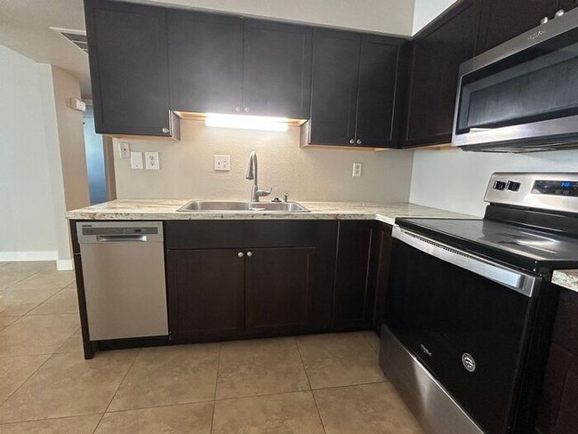 Building Photo - 859 S Ext Rd