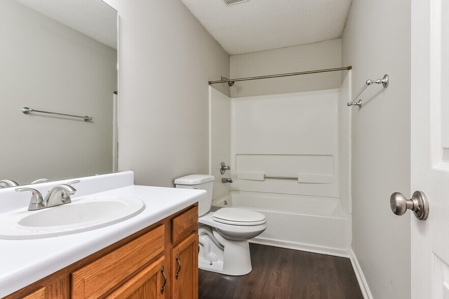 Building Photo - 1501 Poplar Ridge Rd