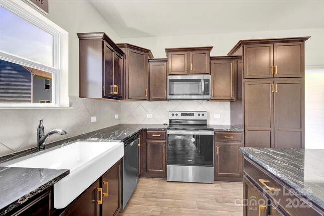 Building Photo - 207 Aspire Cir