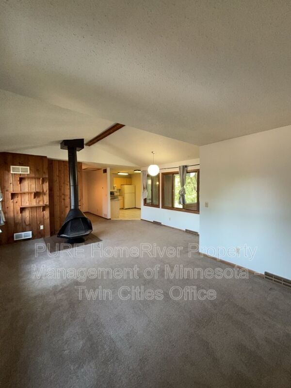 Building Photo - 1514 N Timber Ridge