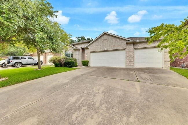 Building Photo - 2133 Paradise Ridge Dr