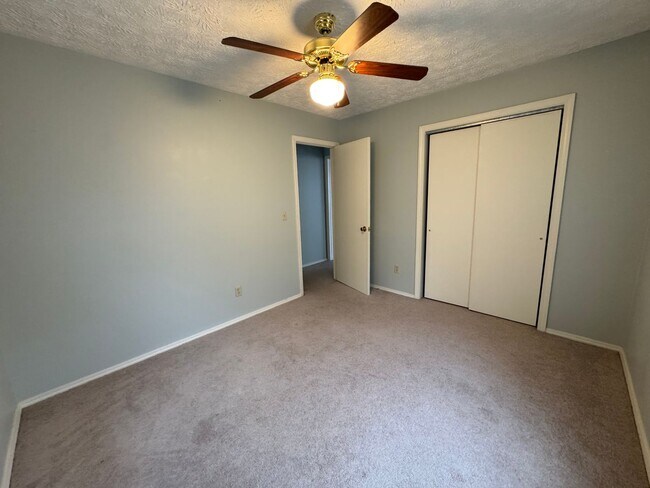 Building Photo - Large 3/2.5 House on Martha Berry Hwy- $1,495