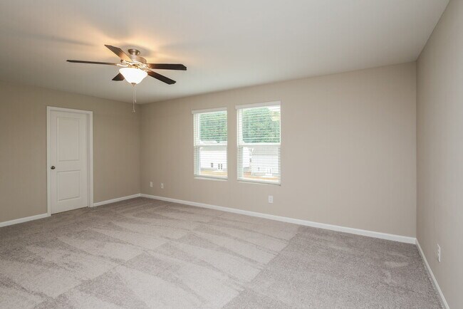 Building Photo - 80 Hyde Park