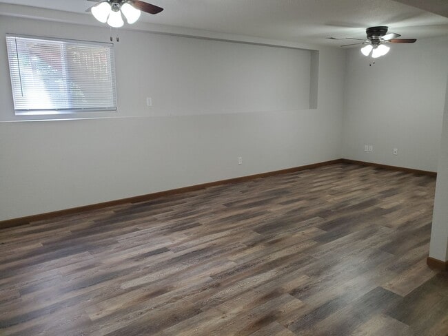 Building Photo - Beautiful 3BR, 3.5BTH home near Lake Sherwood. Washburn Rural Schools.