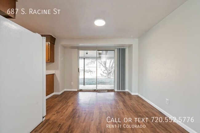 Building Photo - 687 S Racine St