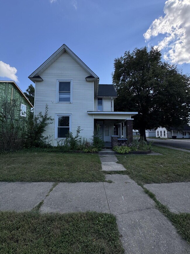 Building Photo - Spacious 3BR/2BA Home in Lafayette – Pet Friendly + Shared Laundry!