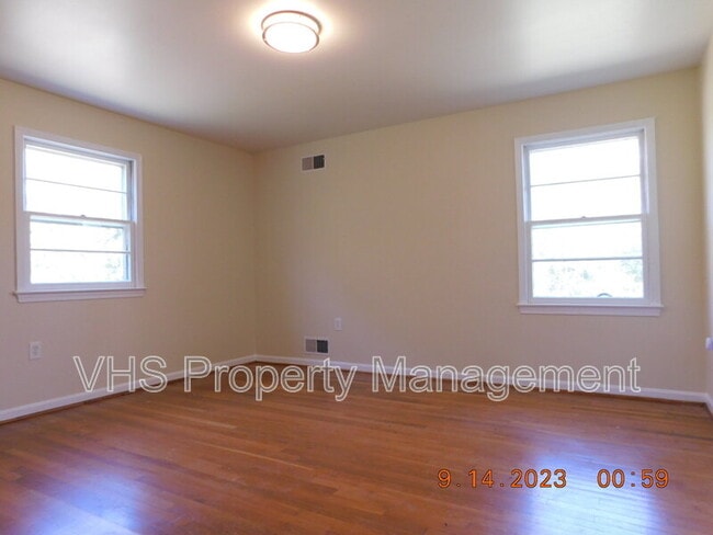 Building Photo - 8691 Old Dumfries Rd