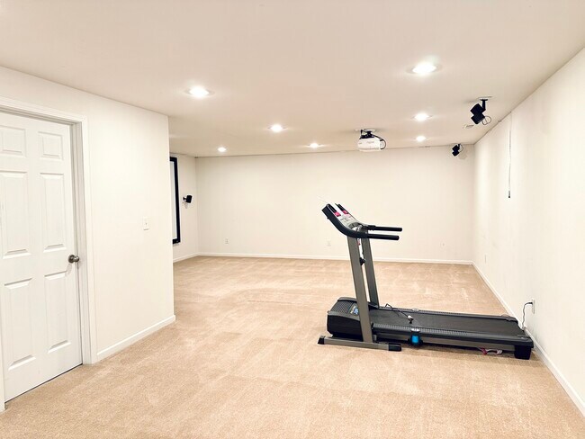 Building Photo - 16207 S St