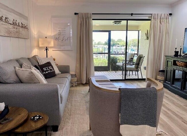 Building Photo - 646 Yardarm Dr