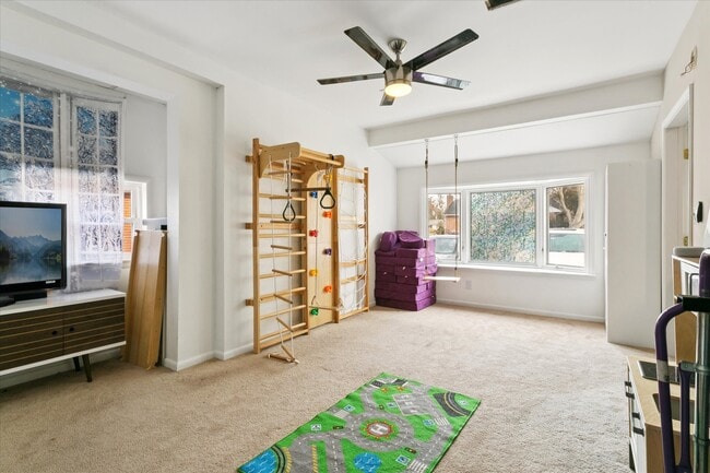 Building Photo - 18 S Greenfield Ave