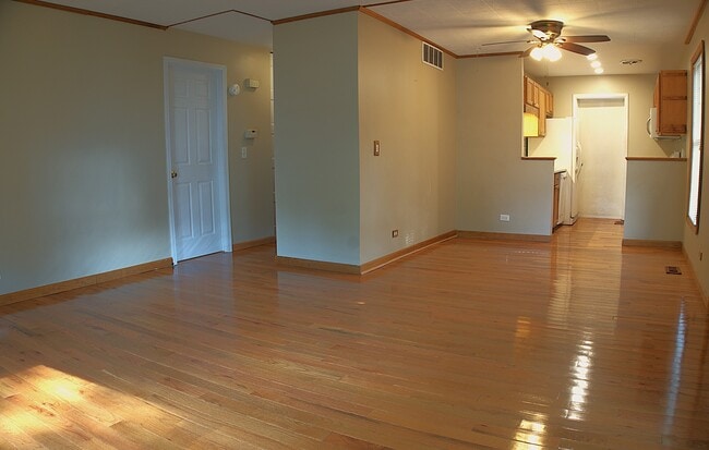 Building Photo - 336 Russet Way