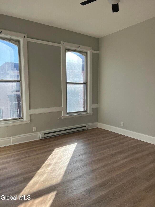 Building Photo - 5 Broadway