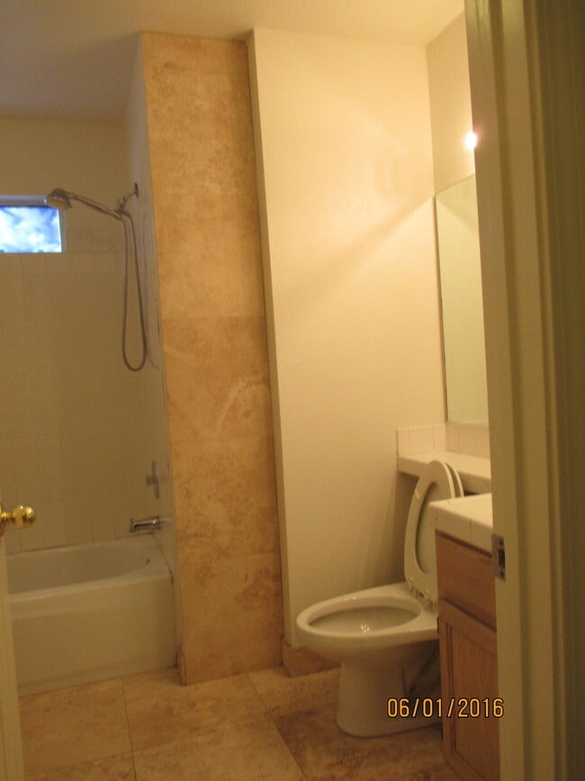 Building Photo - 8452 Boseck Dr