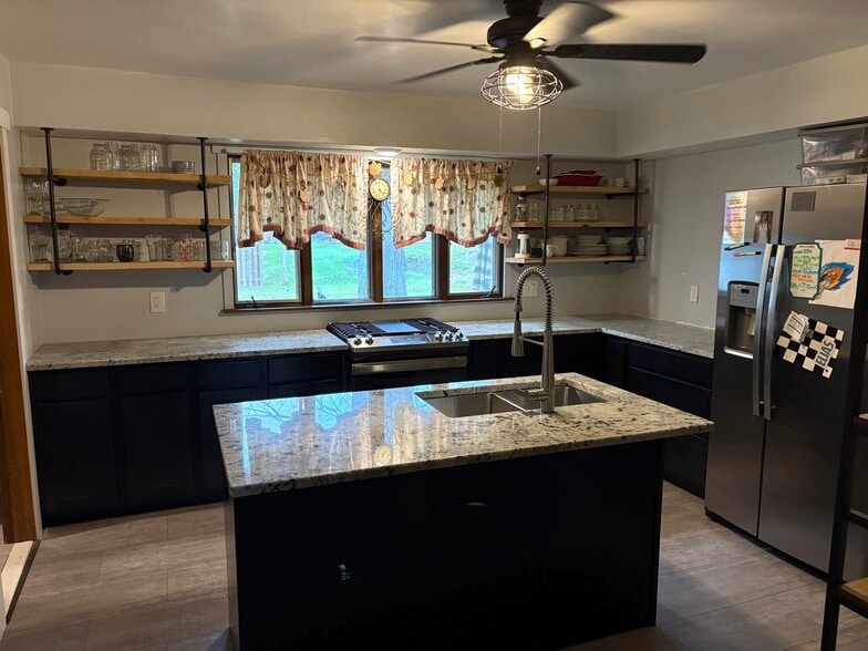 Building Photo - 211 S High St