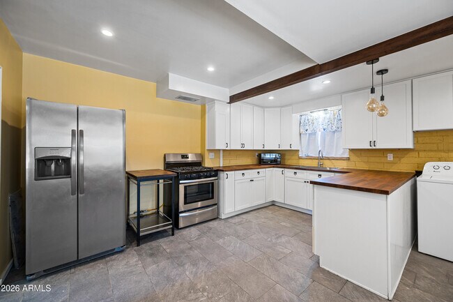 Building Photo - 4019 N 22nd Ave