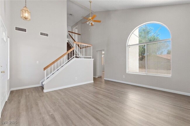 Building Photo - 497 Coco Palms Ave
