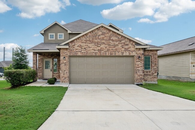 Primary Photo - Price Improvement! This 4 bed, 2.5 bath ho...