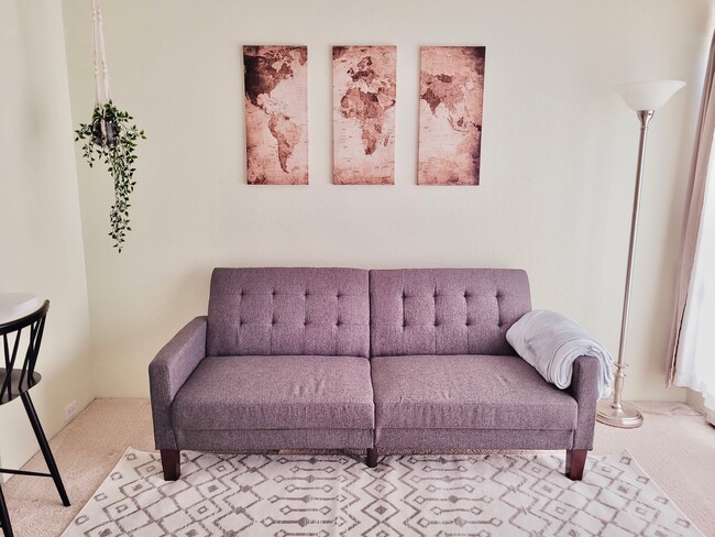 Living Room - 1700 Civic Center Dr