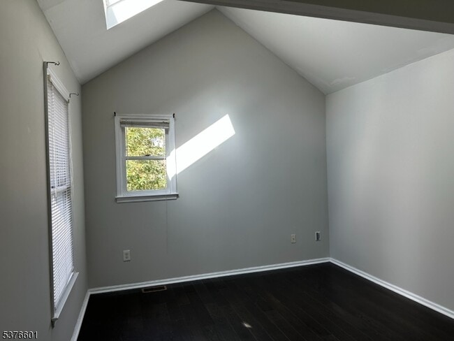 Building Photo - 18 Arthurs Ct