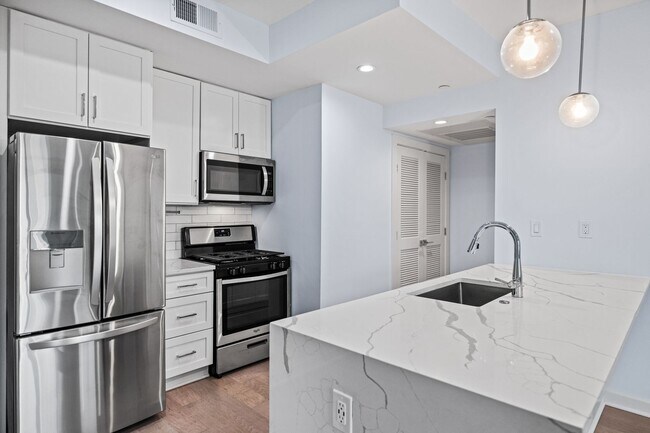 Building Photo - Modern Condo Near H St | 2 Bed | 2 Bath | 975 Sf | 1 Parking Space