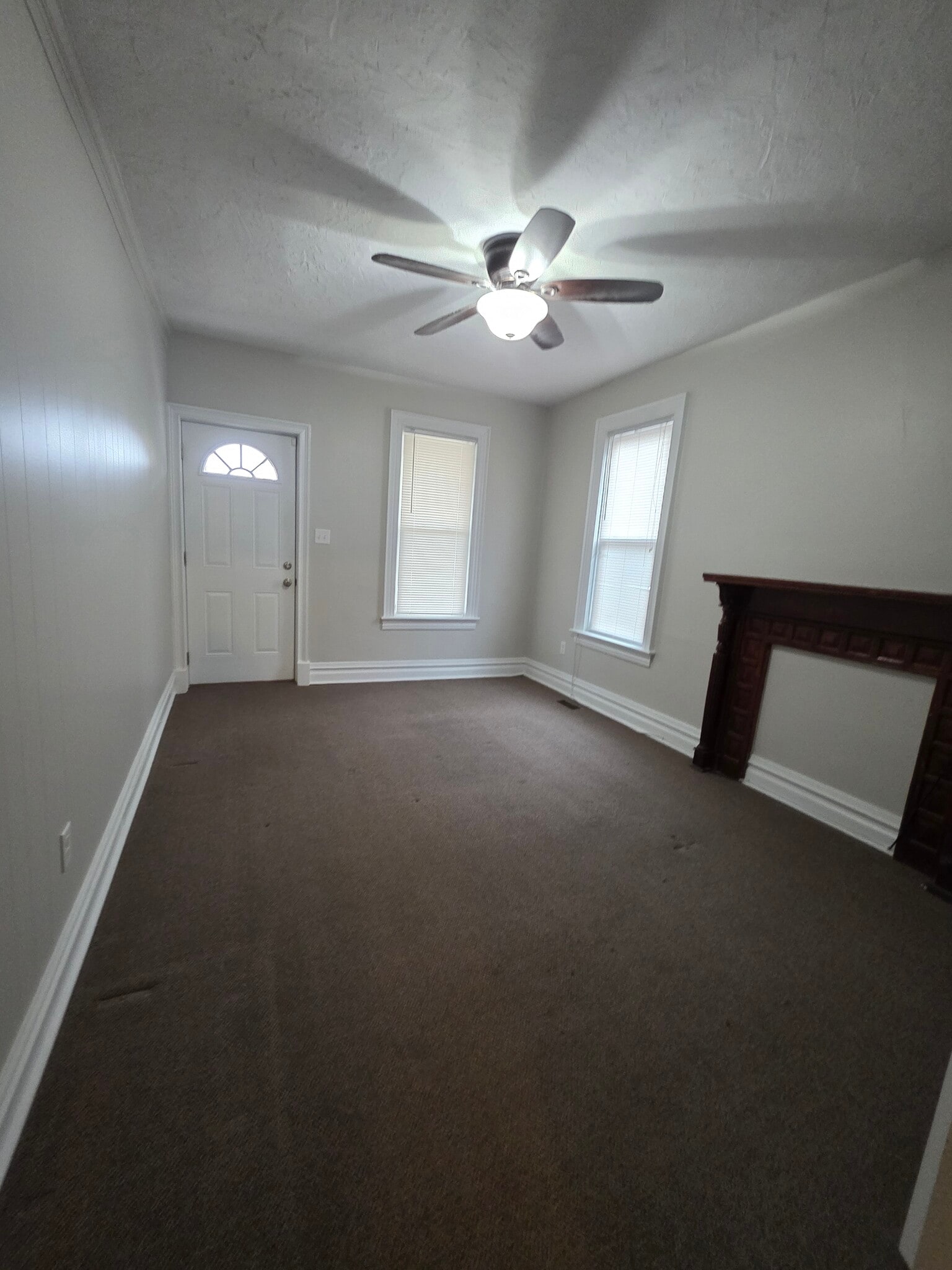 Building Photo - 324 3rd St