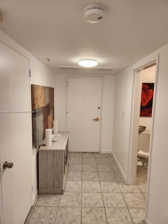 Building Photo - 5700 Collins Ave