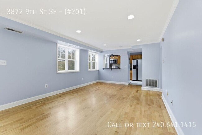 Building Photo - 3872 9th St SE