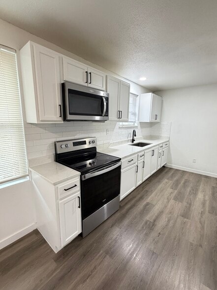 Building Photo - 3500 E Rosedale St