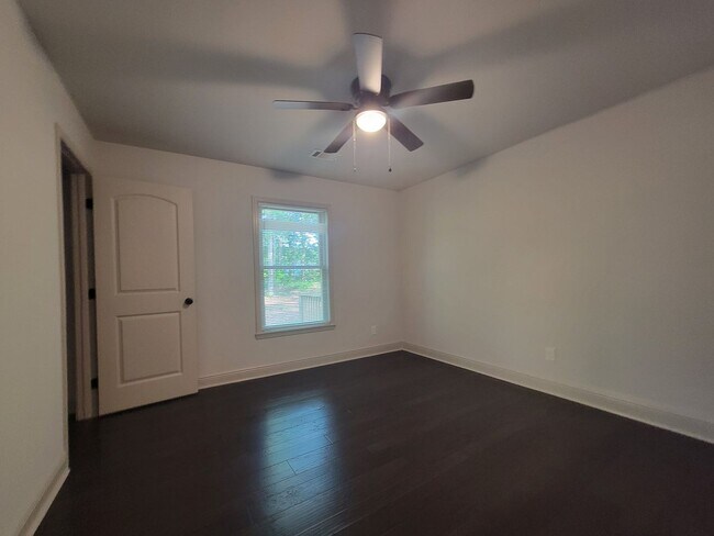 Building Photo - Build to Rent 4 Bdrm Lake Access - Open Ho...