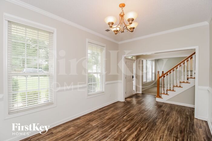 Building Photo - 27 Forest Point