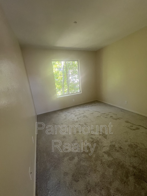 Building Photo - 1523 Larkwood Ct