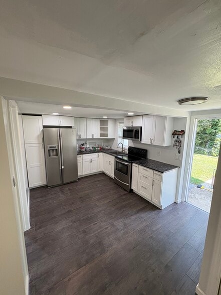 Primary Photo - 16 Longford St