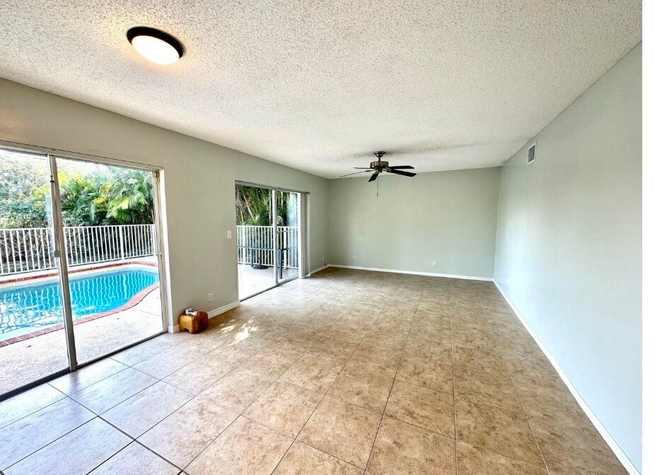 Building Photo - 2698 Linkside Dr