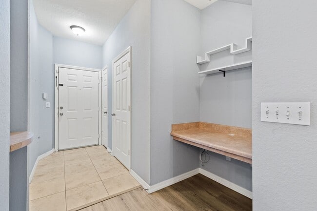 Building Photo - Charming Magnolia Place Townhome