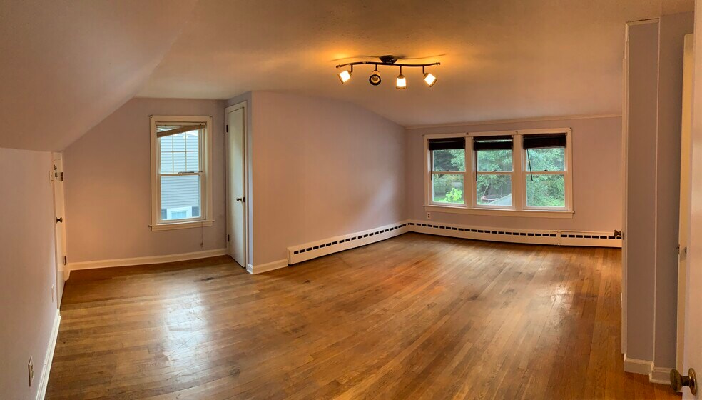 Bedroom 2 - Largest - 58 Oakwood Dr