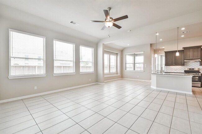Building Photo - 27025 Sofia Forest Dr