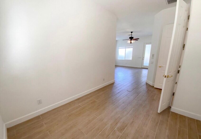 Building Photo - 7920 N 175th Ave