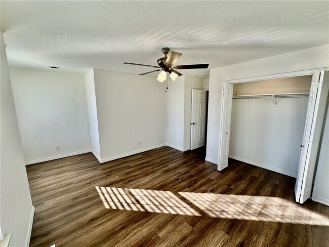 Building Photo - 1244 SW Elm Tree Rd