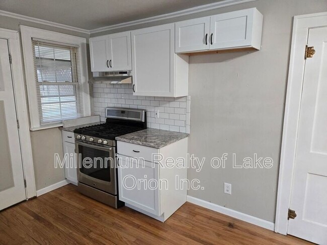 Building Photo - 30 E Beverly Ave