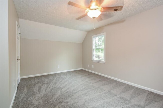 Building Photo - 229 Sleepy Hollow Rd