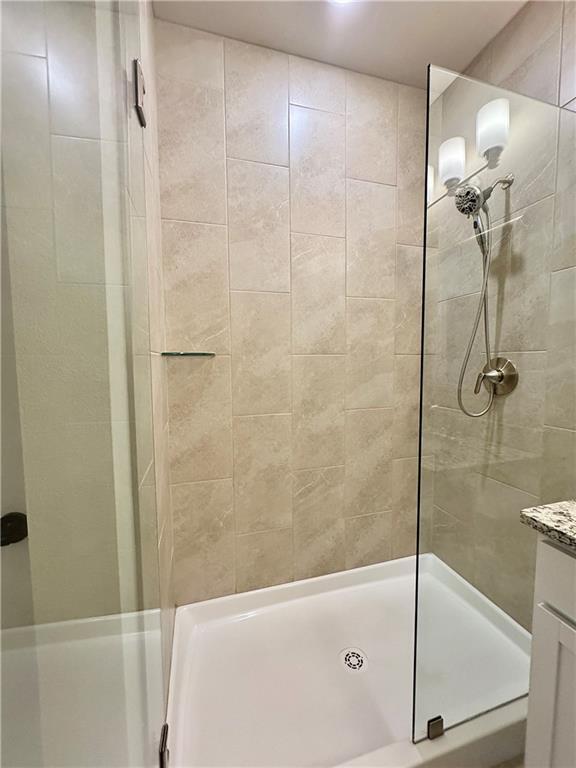 Building Photo - 811 NE Hts Ln