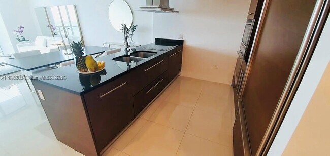 Building Photo - 495 Brickell Ave