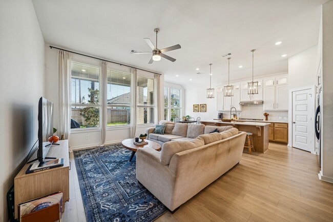 Building Photo - 30207 Gold Finch Pl