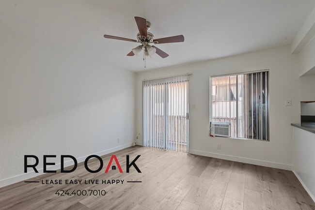Building Photo - 4069 Oakwood Ave
