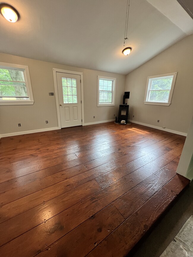 Building Photo - 349 Brickett Hill Rd