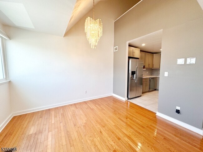 Building Photo - 466 Pompton Ave