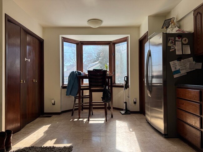 Building Photo - Charming Home For Rent Near UNO & Aksarben