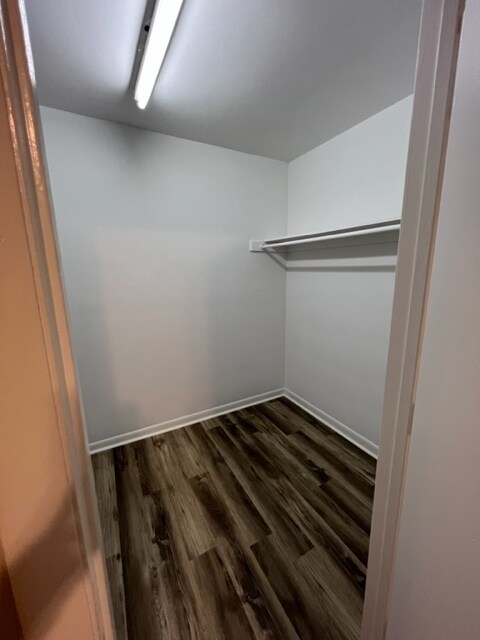 Building Photo - 1100 Crescent Dr