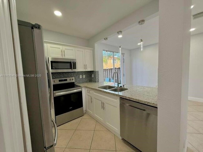 Building Photo - 922 NW 134th Ave